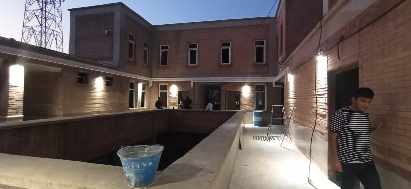 رئیس پارک علم و فناوری به همراه مدیر دفتر طرح‌های عمرانی پارک، از مجموعه آفتابگردان گچساران بازدید کرد