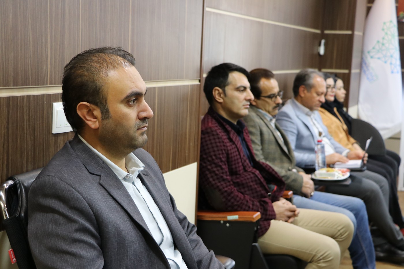 نشست مدیر کل دفتر محیط کسب و کار وزارت صمت با شرکتهای دانش بنیان استان برگزار شد