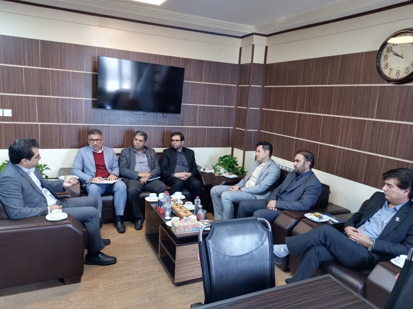 نشست با دانشگاه فنی و حرفه ای برگزار شد